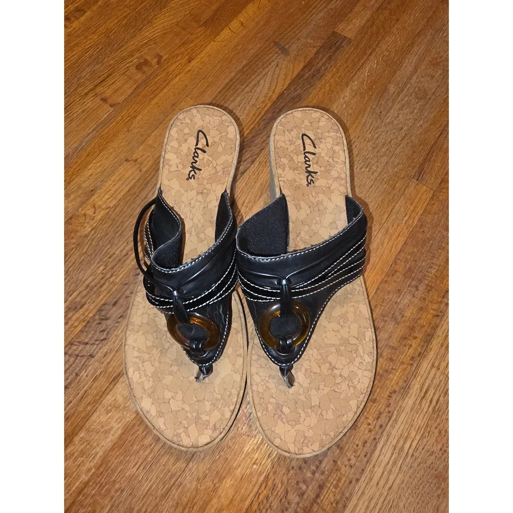 Clarks Arla Glison Womens Black Wedge Thong Sandals Tortoise Ring 60042 Size 9M